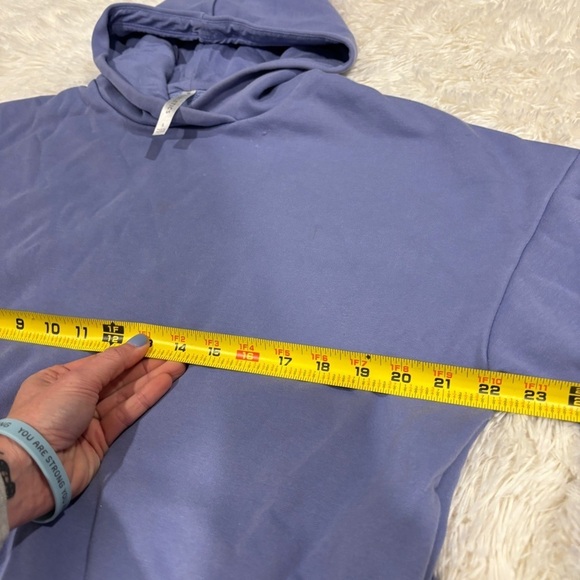 Fabletics Eco Go-To Pocket Hoodie in Bellflower Purple Woman’s Size Small - Picture 11 of 15